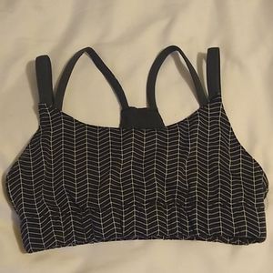 Oiselle Chevron pattern sports bra